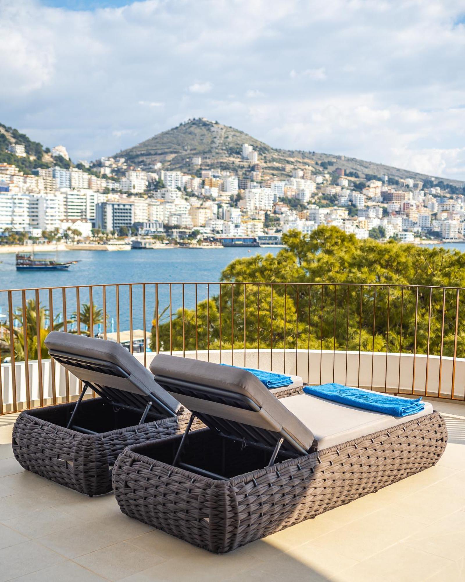 Hotel Vale Sarandë Esterno foto