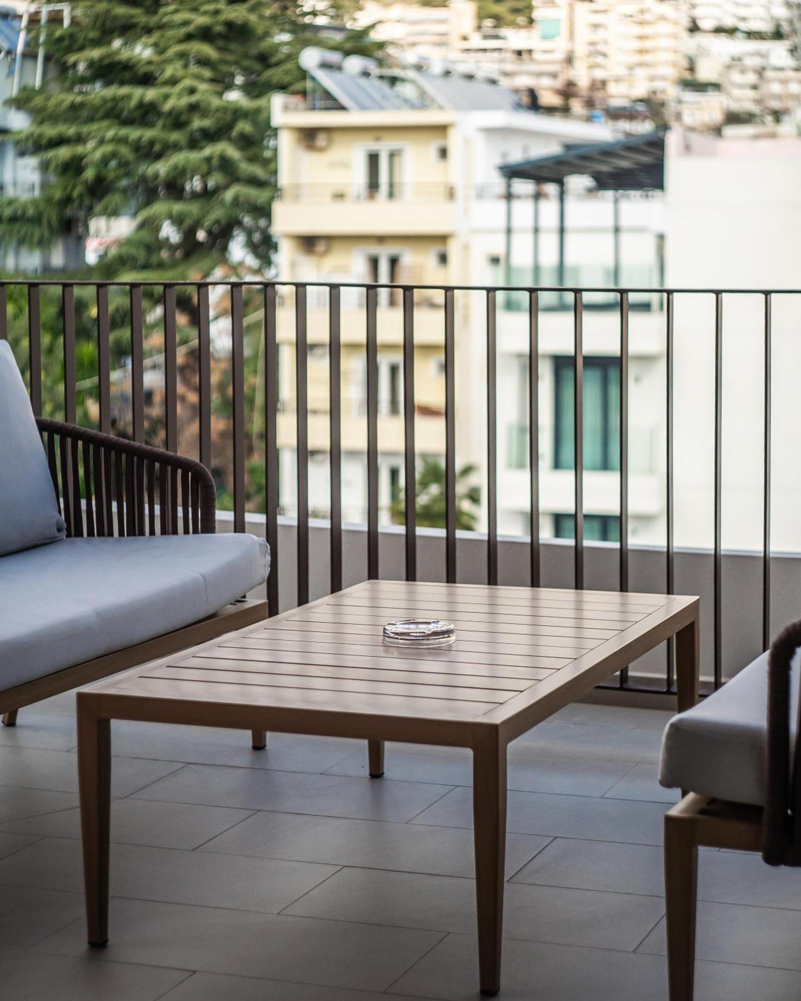 Hotel Vale Sarandë Esterno foto