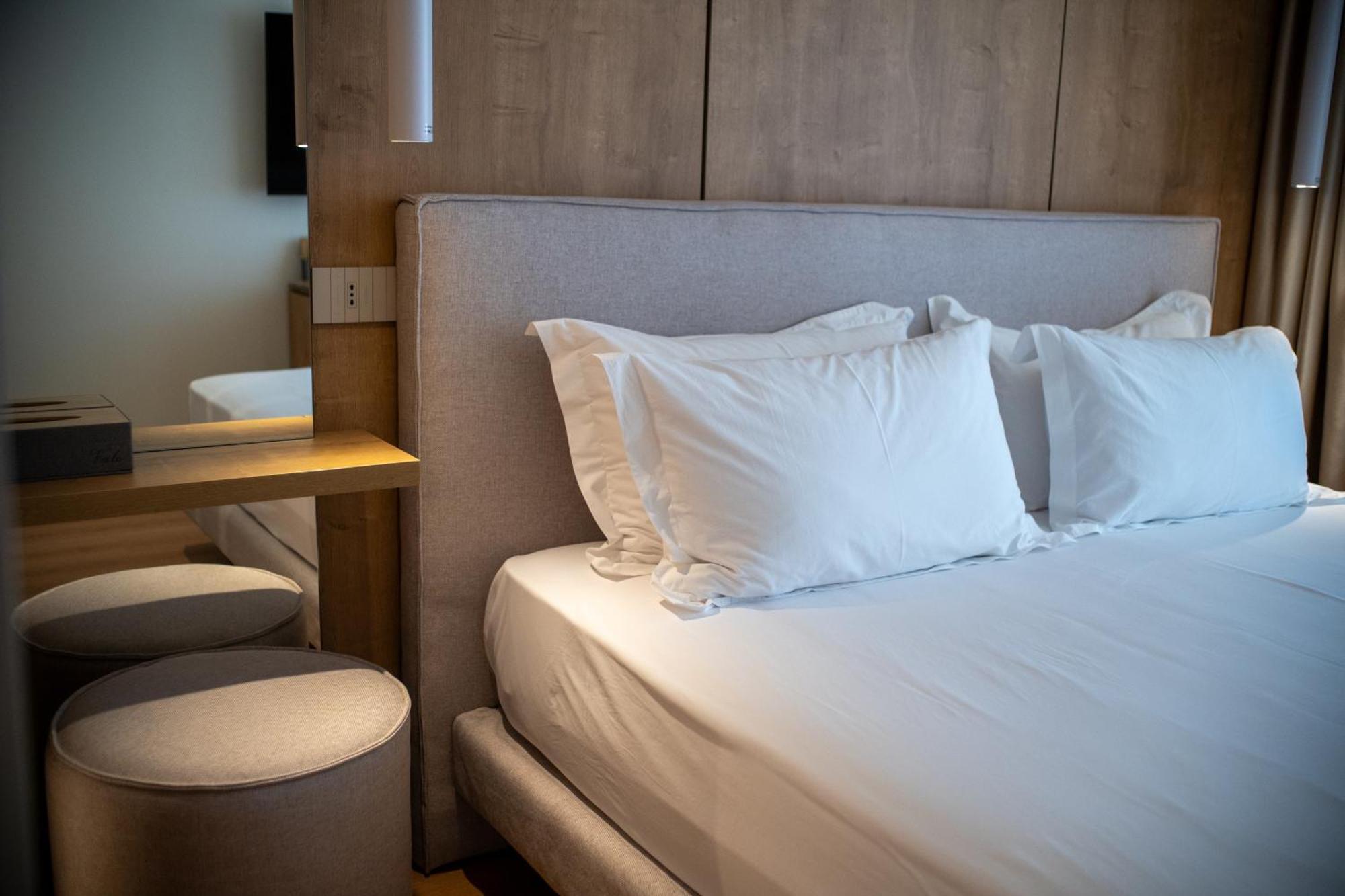 Hotel Vale Sarandë Esterno foto