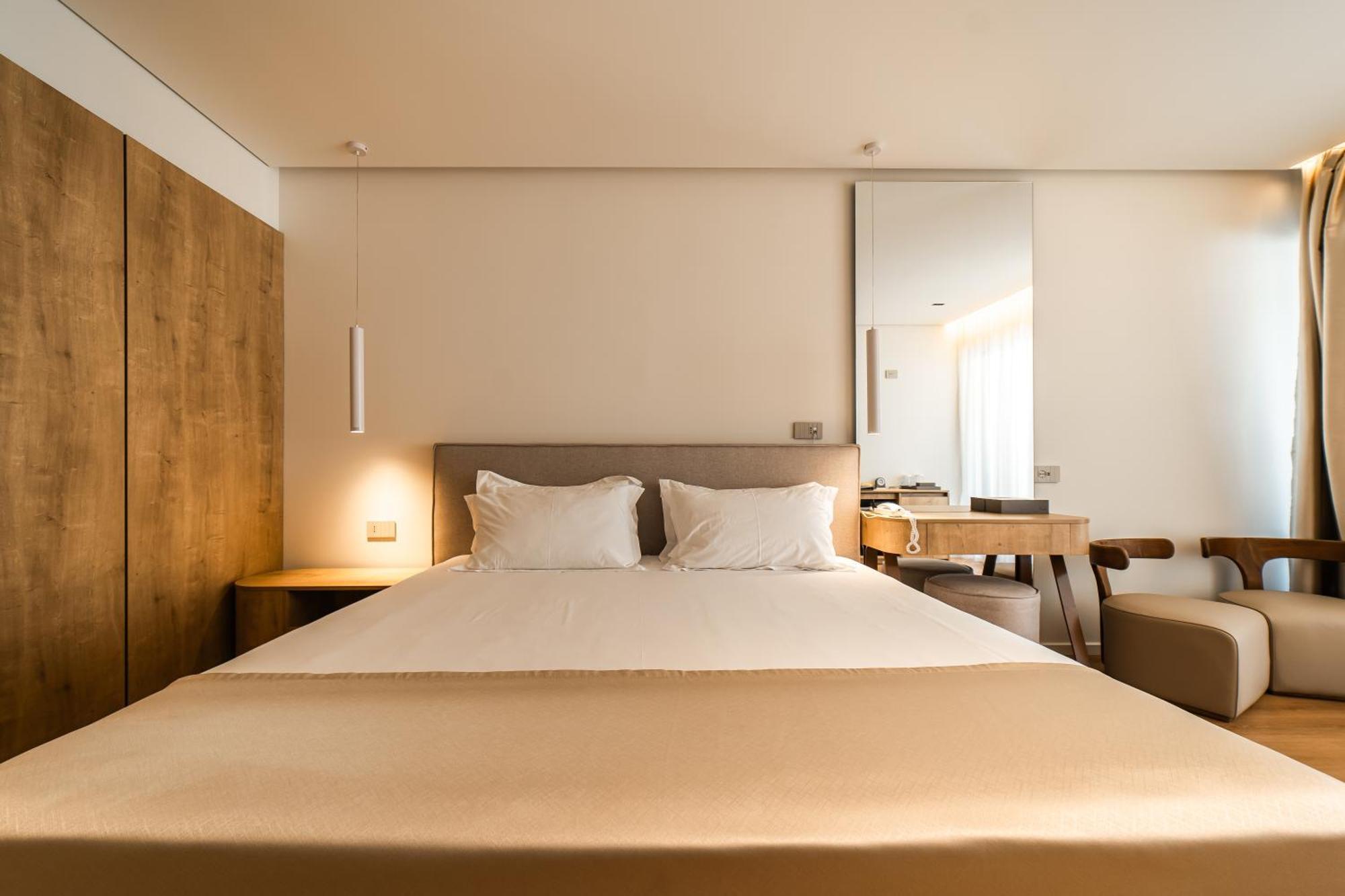 Hotel Vale Sarandë Esterno foto