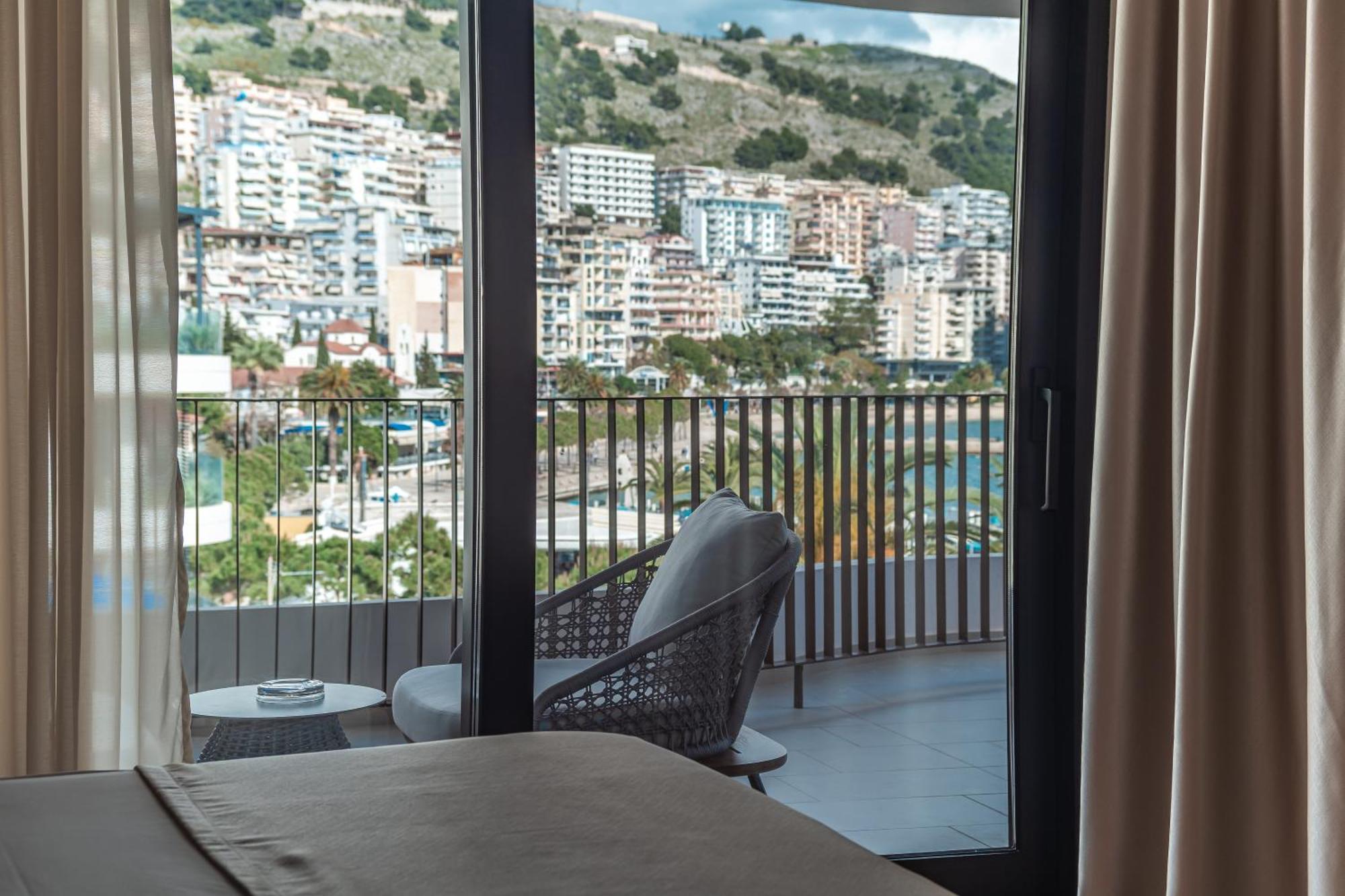 Hotel Vale Sarandë Esterno foto